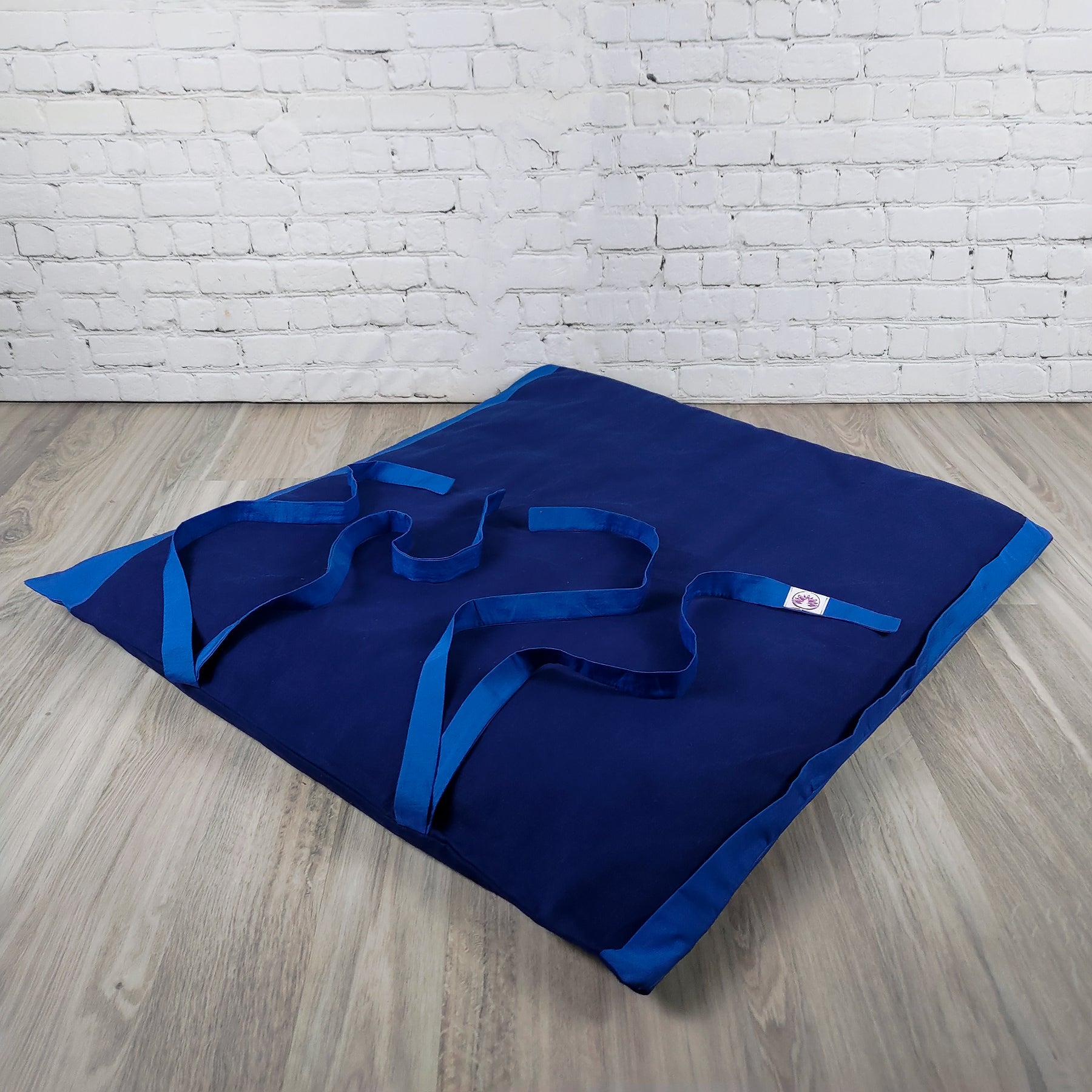 Set da meditazione monocromatico blu con zafu