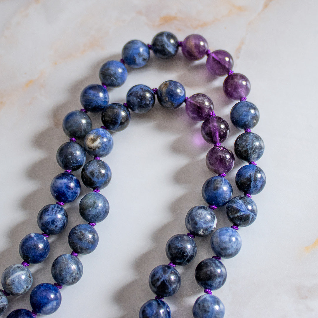 Mala 108 grani “Io Sono” in Fluorite Arcobaleno, Sodalite e Ametista